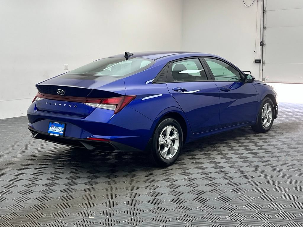 Used 2023 Hyundai Elantra SE FWD image 8
