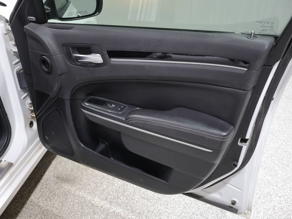 Used 2018 Chrysler 300 S AWD/4WD image 24