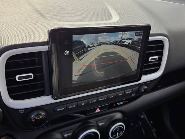 New 2025 Hyundai Venue Limited image 11