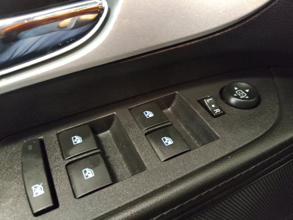 Used 2015 Chevrolet Equinox LS image 27