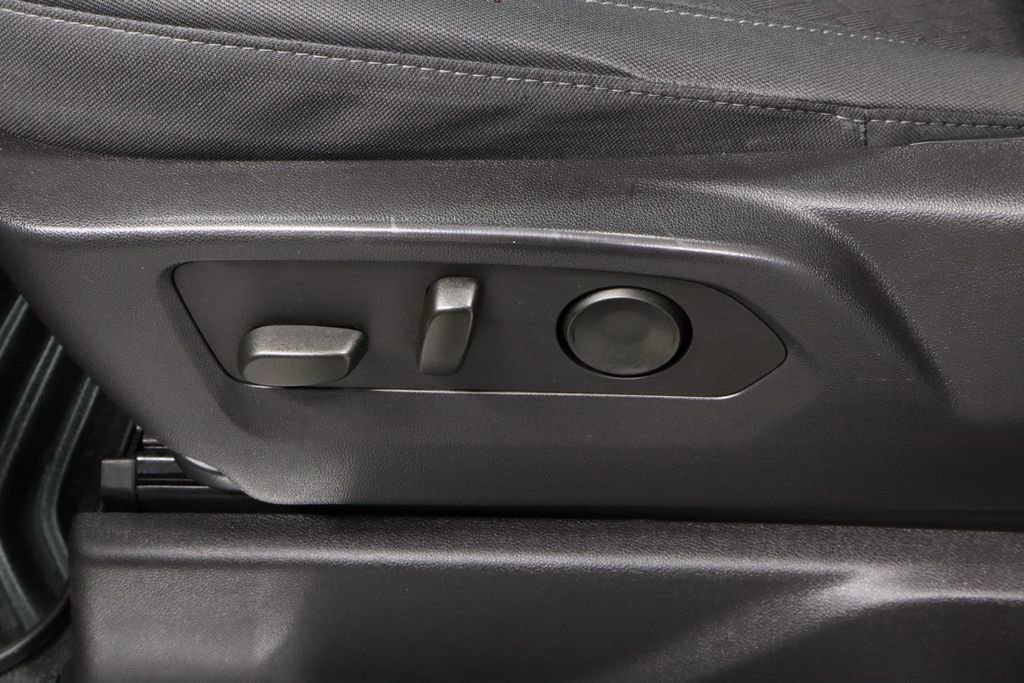Used 2024 Chevrolet Silverado 1500 LT AWD/4WD image 25