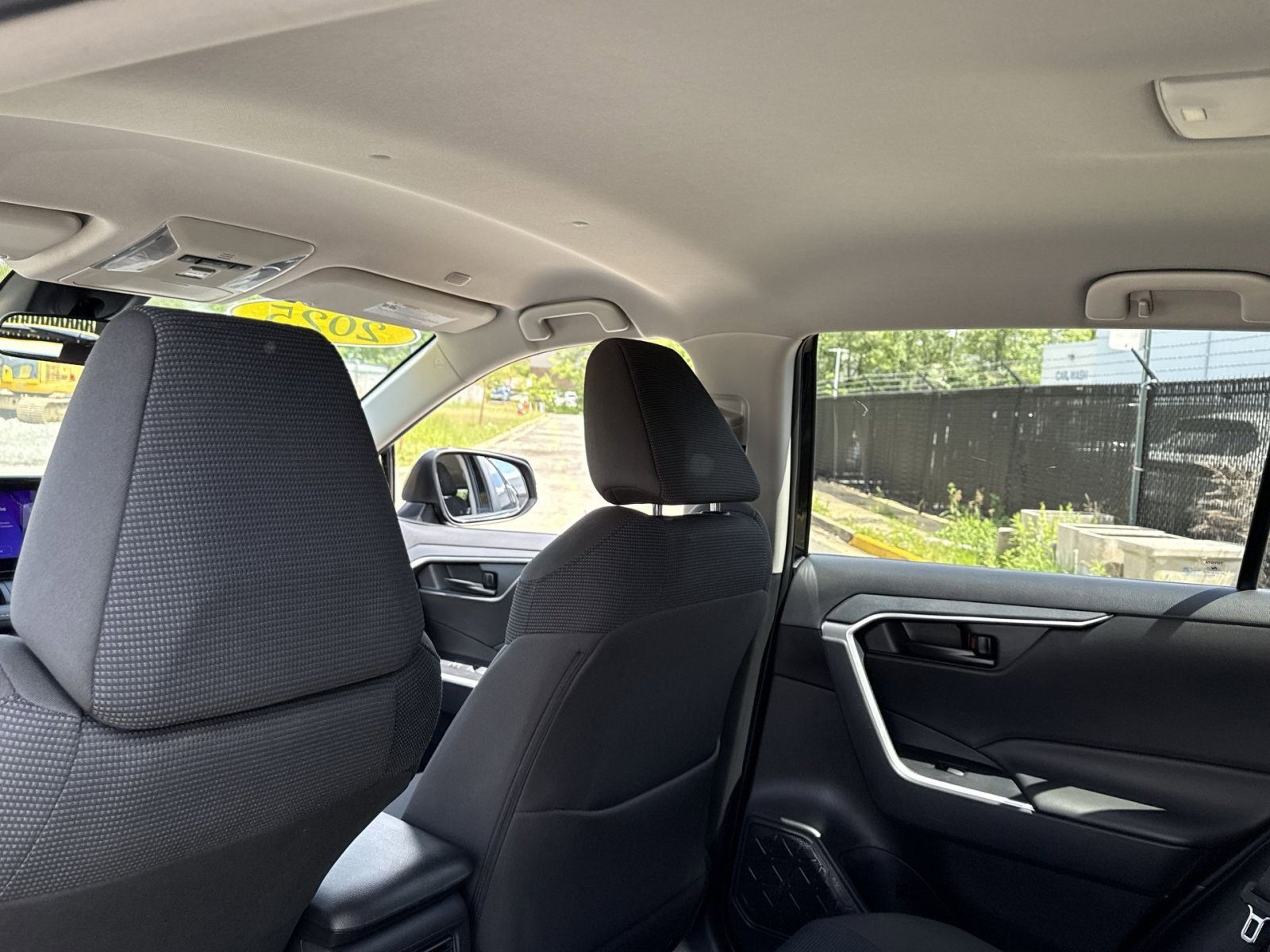 Used 2025 Toyota RAV4 LE AWD/4WD image 25