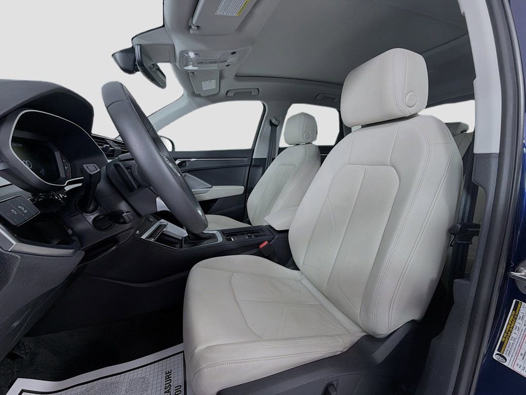 Certified 2025 Audi Q3 2.0T Premium Plus w/ Premium Plus Package image 21