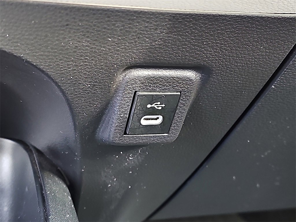 Used 2025 Toyota Corolla LE image 23