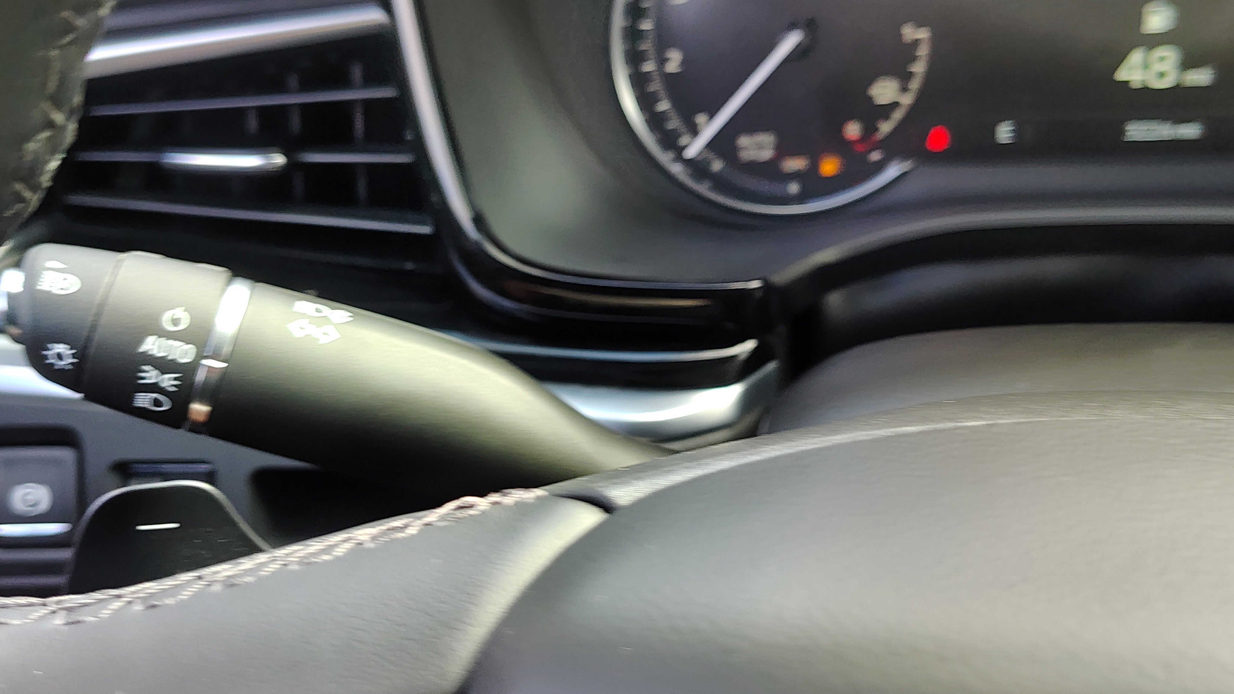 New 2025 Cadillac XT6 Luxury w/ LPO, Premium Carpet Package image 17