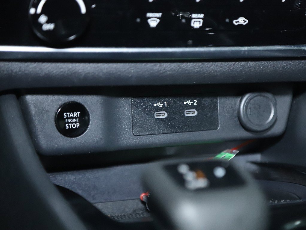 Used 2024 Nissan Rogue S image 27