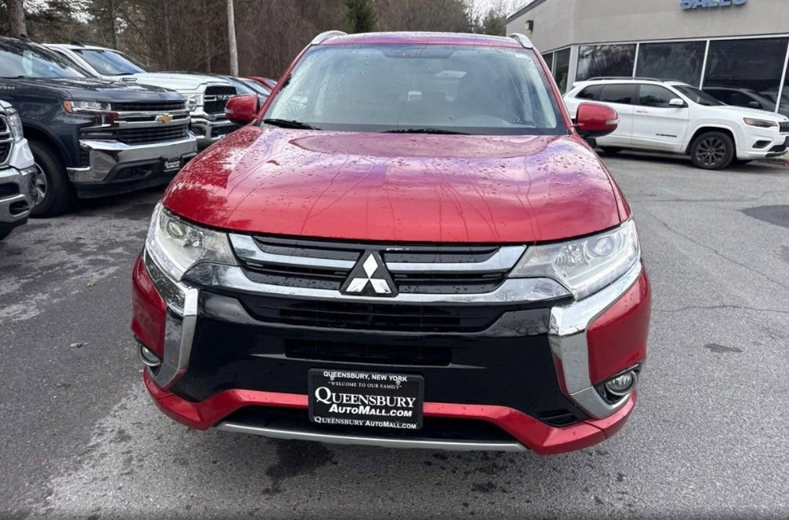 Used 2018 Mitsubishi Outlander SEL image 2