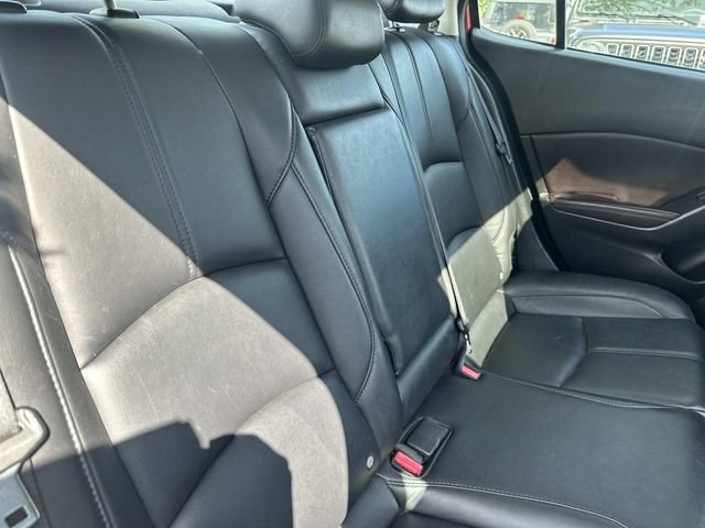 Used 2018 MAZDA MAZDA3 Touring FWD image 14