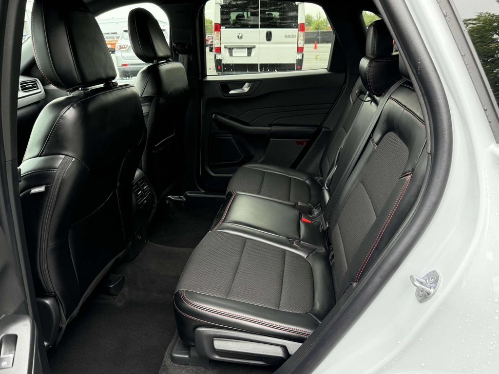 Used 2025 Ford Escape ST-Line AWD/4WD image 21