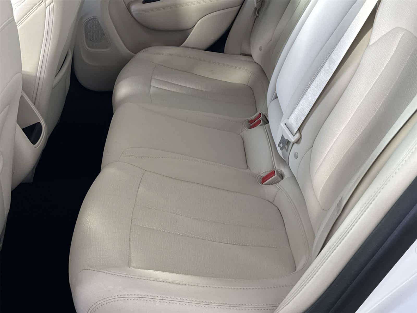 Used 2016 Chrysler 200 Limited FWD image 13