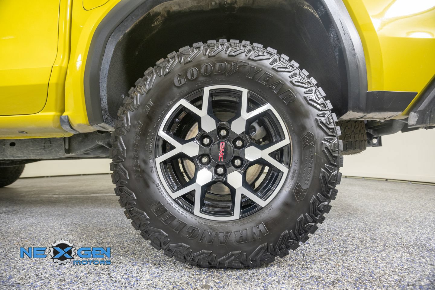Used 2023 GMC Canyon AT4X AWD/4WD image 46