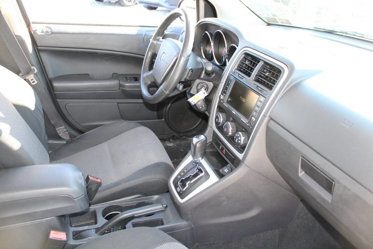 Used 2011 Dodge Caliber Heat w/ Premium Sound Group image 12
