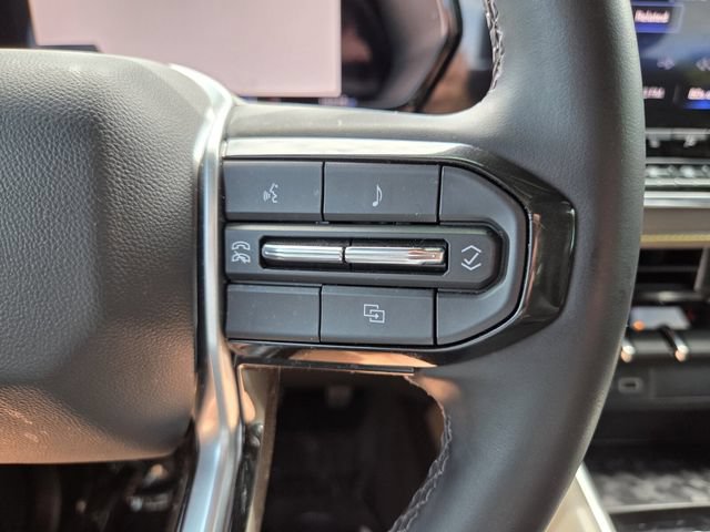 Used 2024 Chevrolet Colorado ZR2 w/ Safety Package AWD/4WD image 31