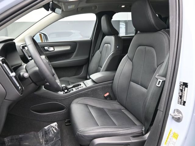 Used 2024 Volvo XC40 B5 Core AWD/4WD image 10
