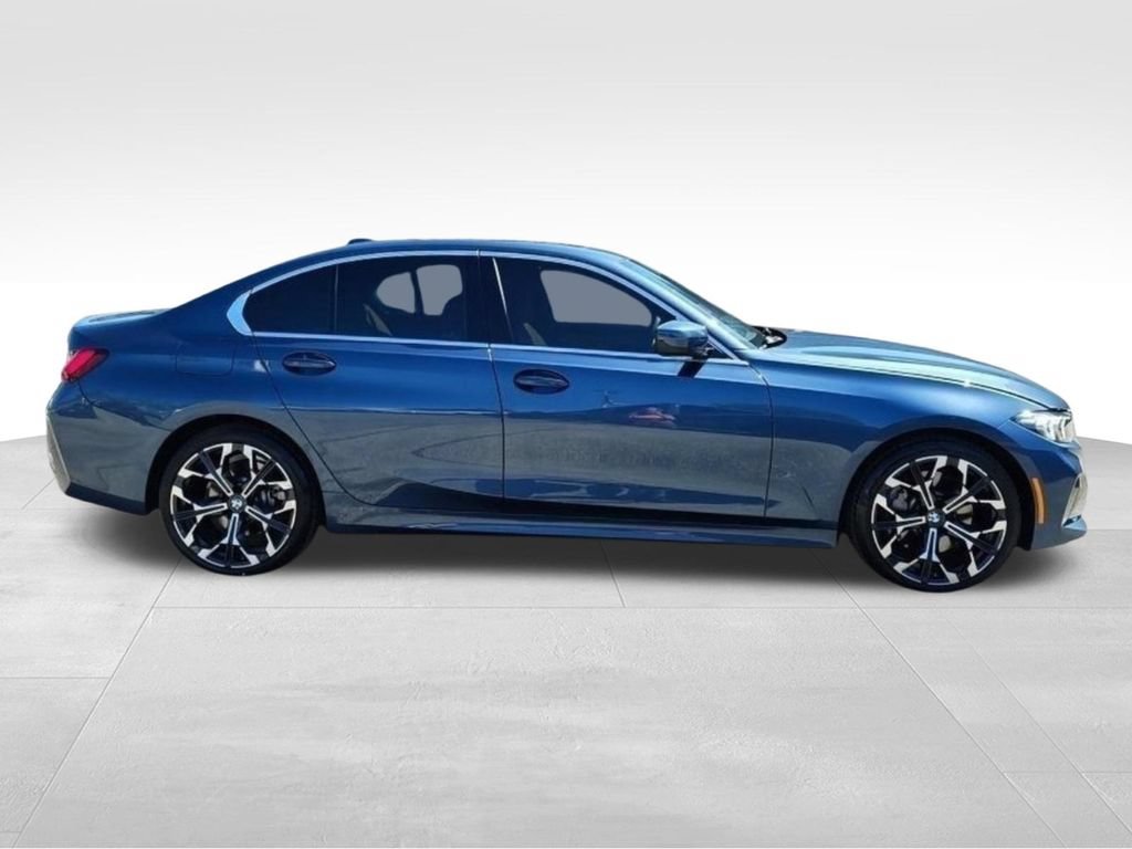 Used 2025 BMW 330i xDrive Sedan w/ Premium Package AWD/4WD image 6