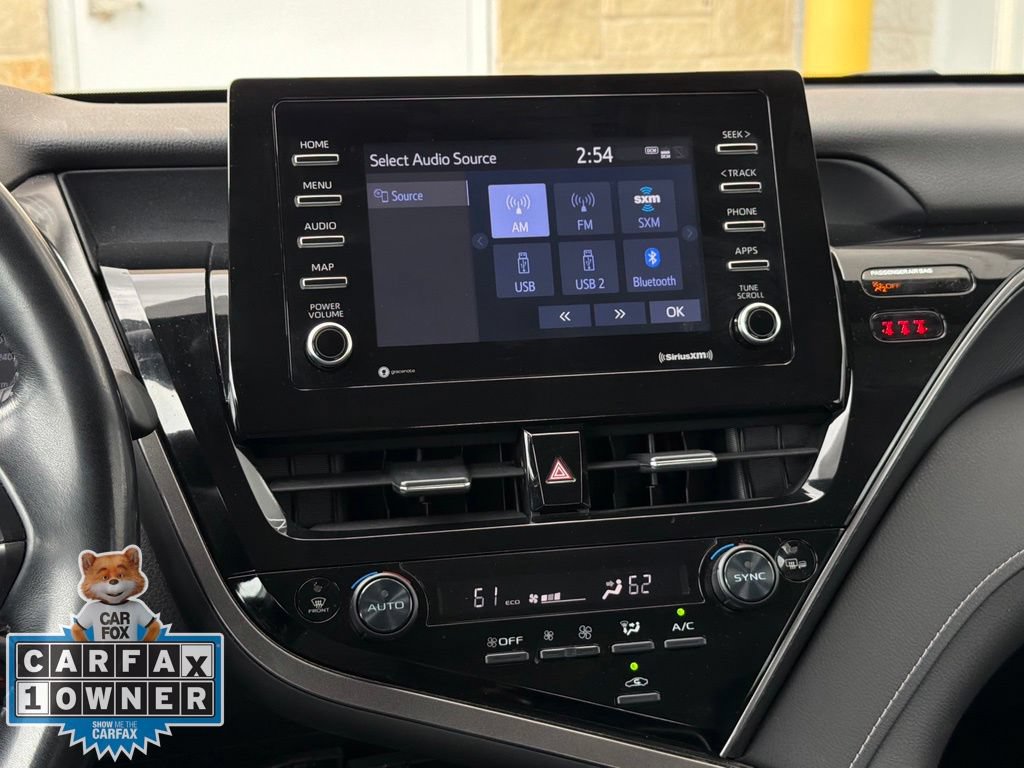 Used 2022 Toyota Camry SE FWD image 12