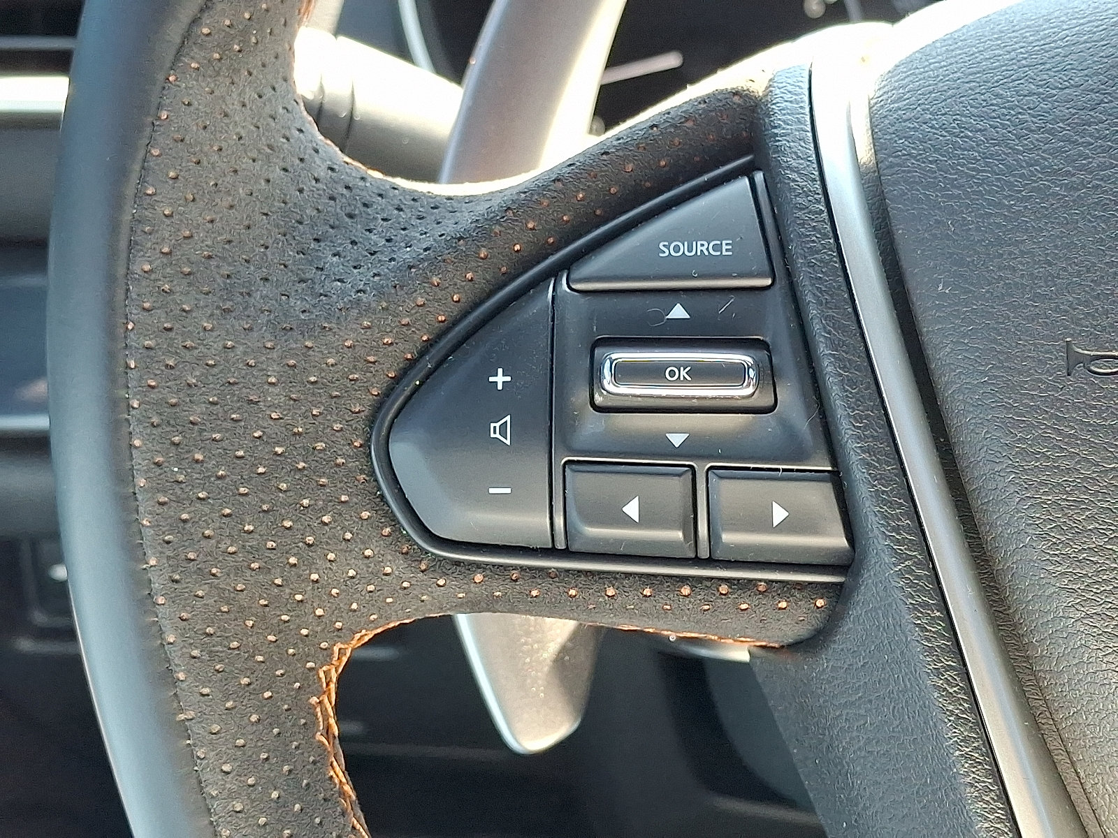 Certified 2023 Nissan Maxima SR w/ Sport Mat Group FWD image 25