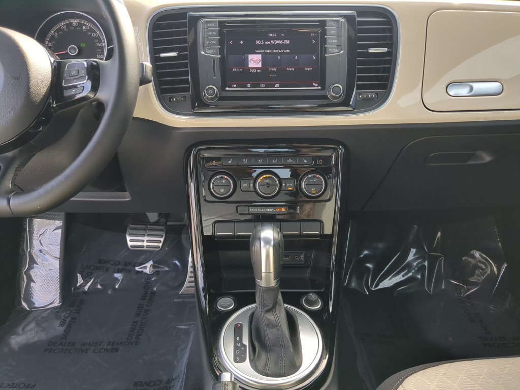 Used 2019 Volkswagen Beetle 2.0T SE FWD image 13