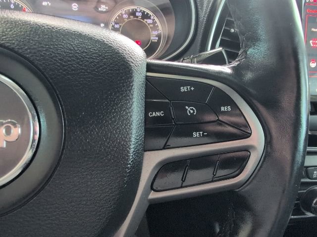 Used 2019 Jeep Cherokee Limited image 26