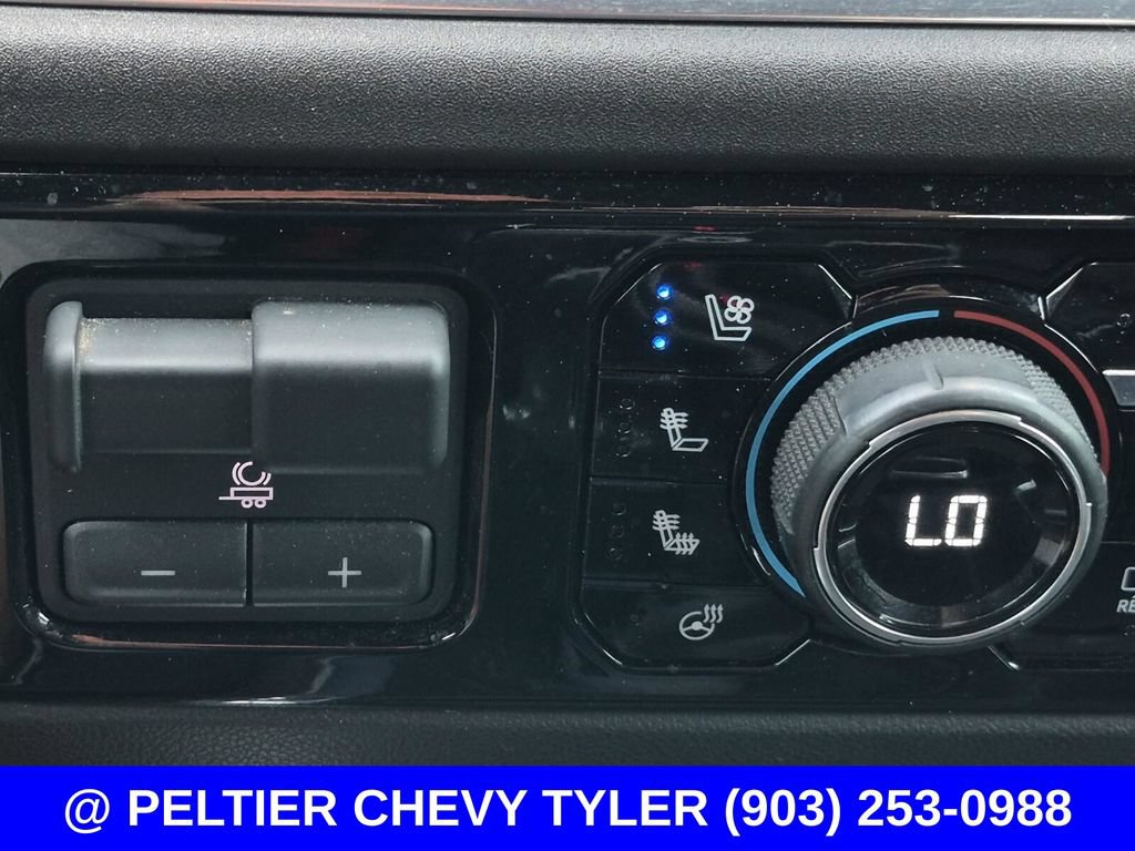 Used 2022 Chevrolet Silverado 1500 High Country w/ High Country Premium Package AWD/4WD image 29