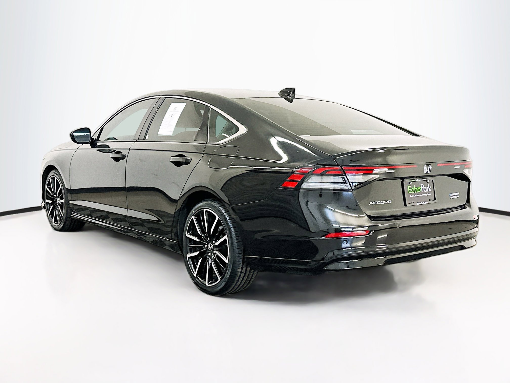 Used 2023 Honda Accord Touring image 5