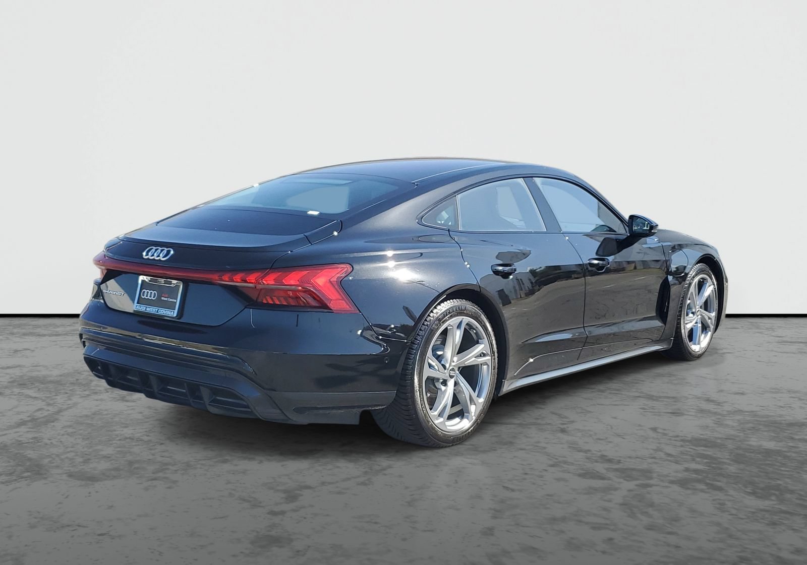 Used 2023 Audi e-tron GT Prestige AWD/4WD image 4