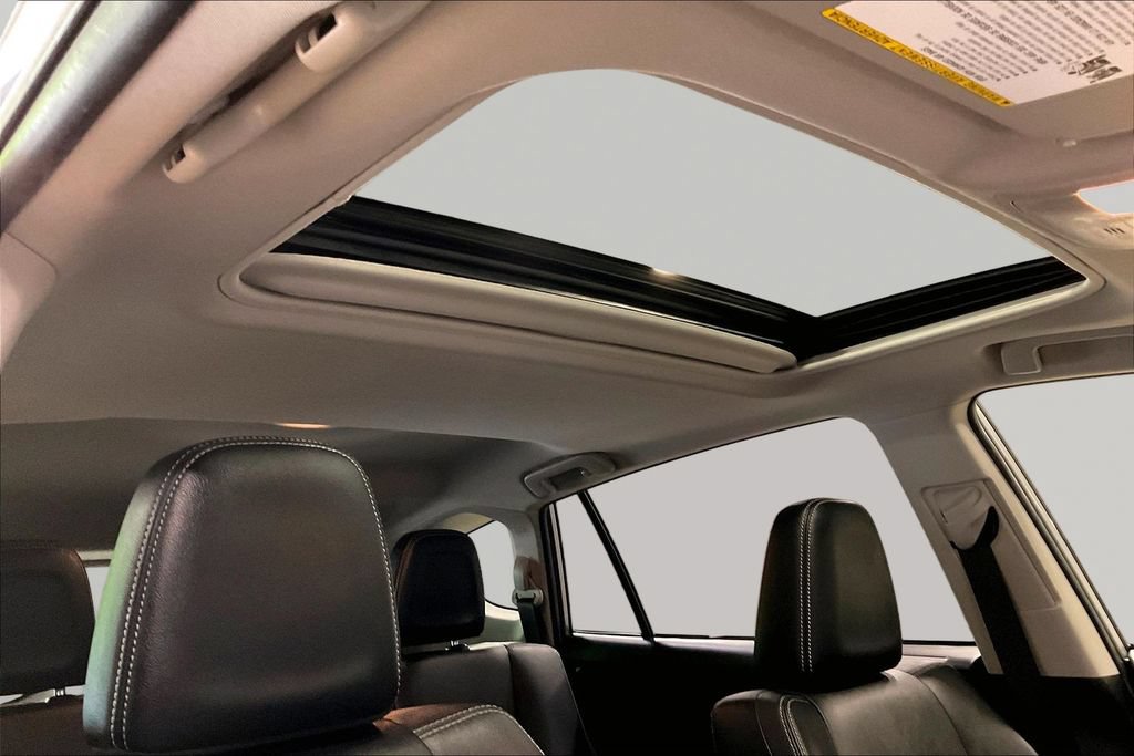 Used 2018 Toyota RAV4 Limited AWD/4WD image 26