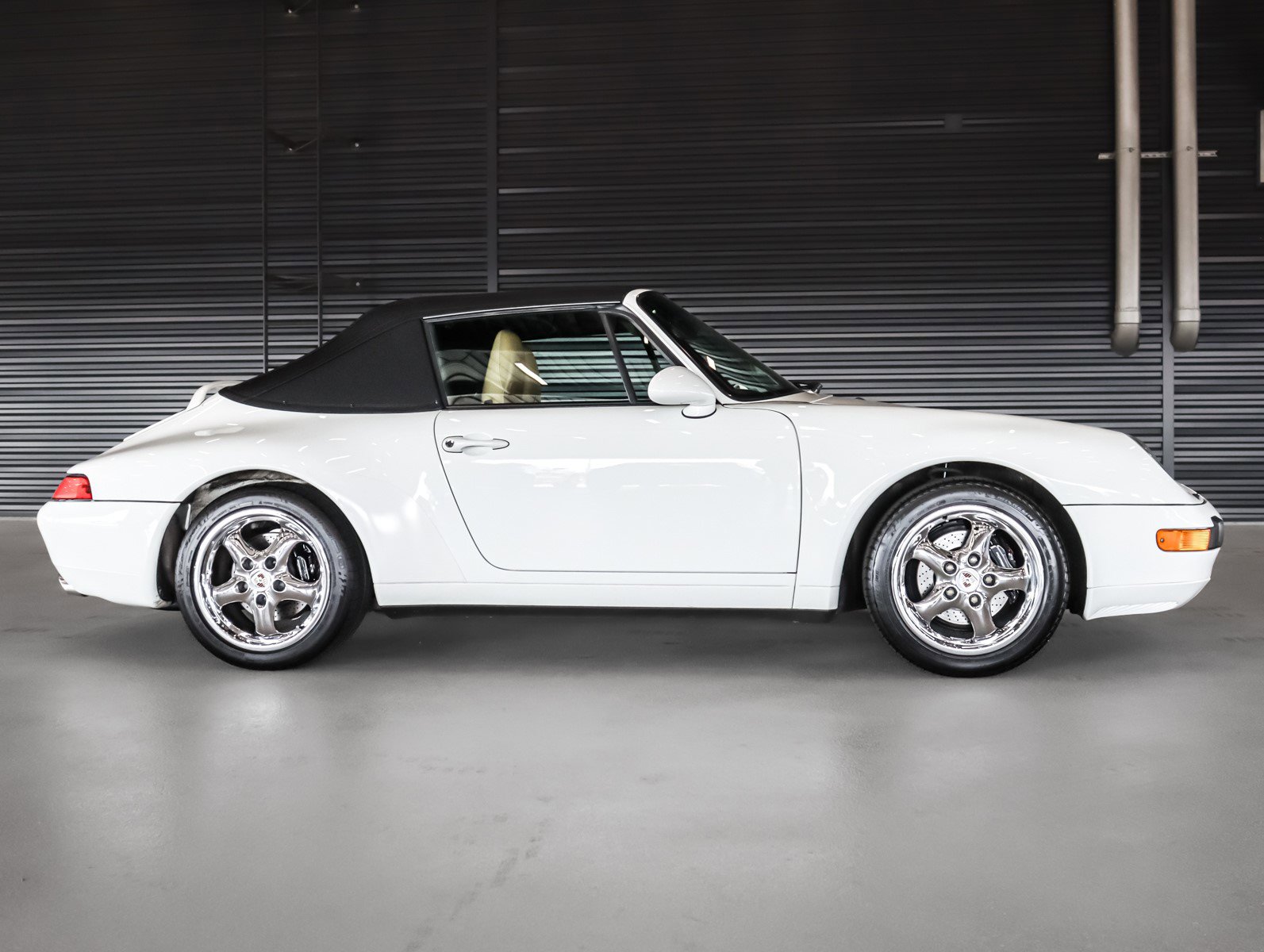 Used 1996 Porsche 911 Cabriolet image 11