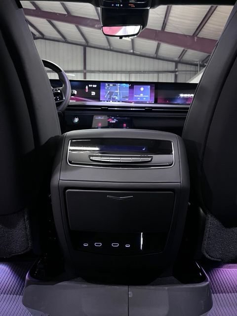 Used 2026 Cadillac Escalade V w/ LPO, ONYX Package AWD/4WD image 42