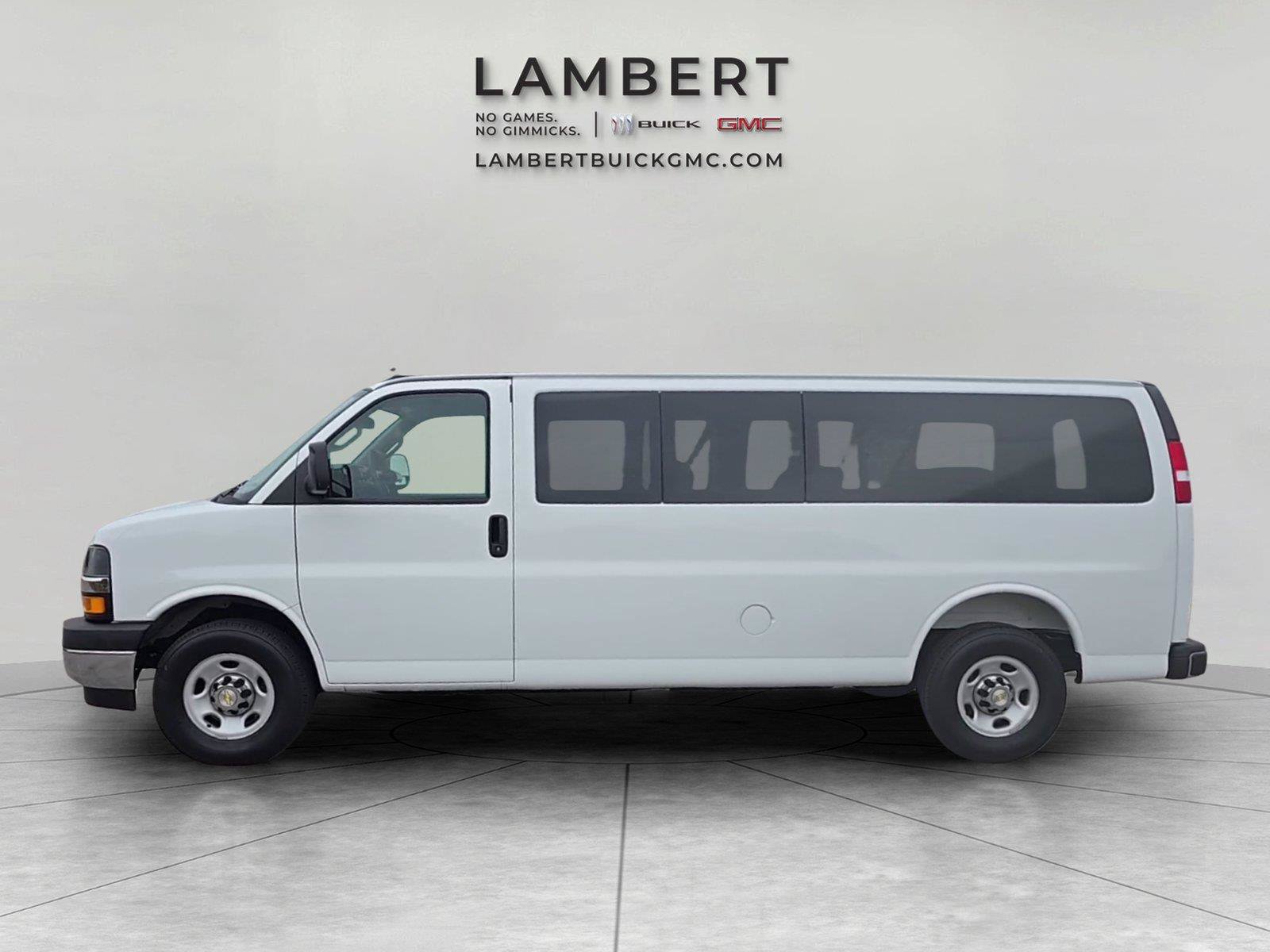 Used 2025 Chevrolet Express 3500 LT w/ LT Preferred Equipment Group RWD image 2