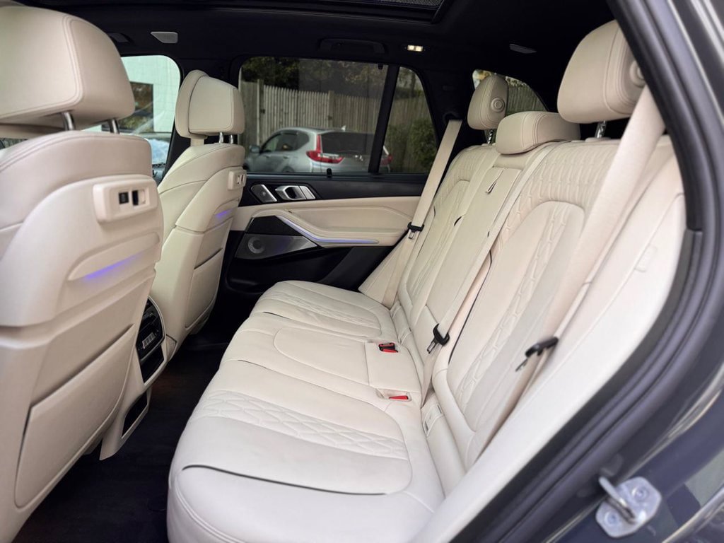 Used 2022 BMW X5 M50i w/ Executive Package AWD/4WD image 25