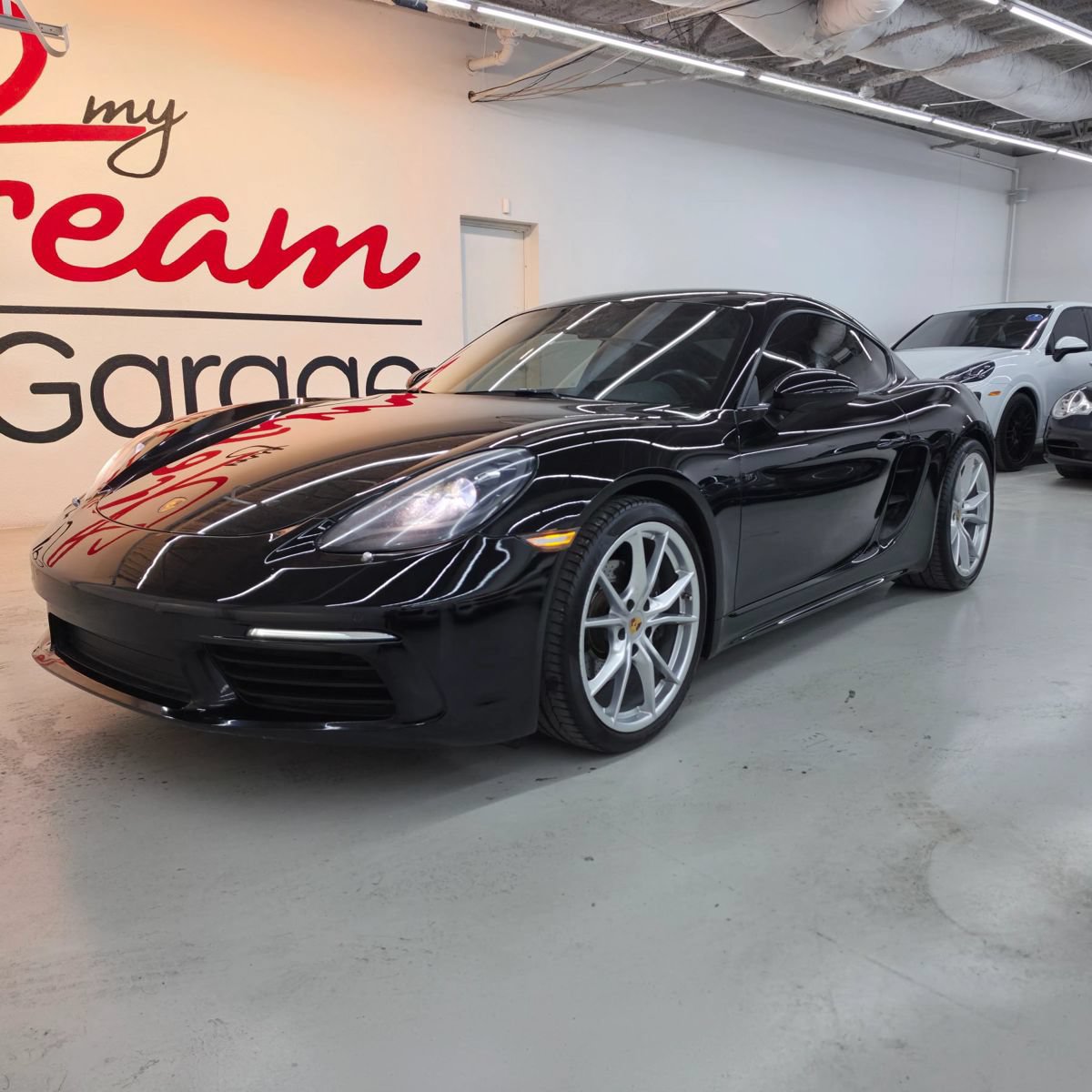 Used 2017 Porsche 718 Cayman RWD image 2
