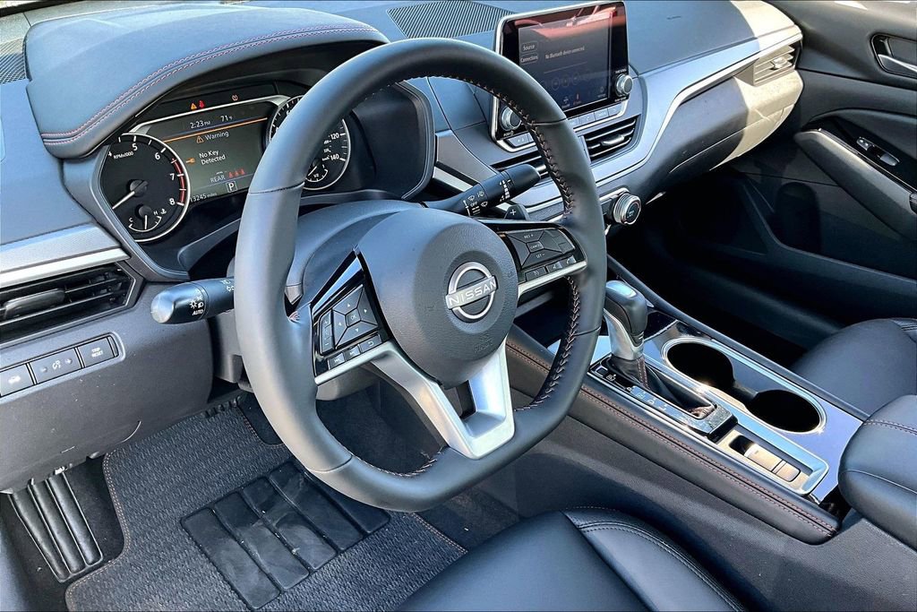 Used 2025 Nissan Altima 2.5 SR AWD/4WD image 15