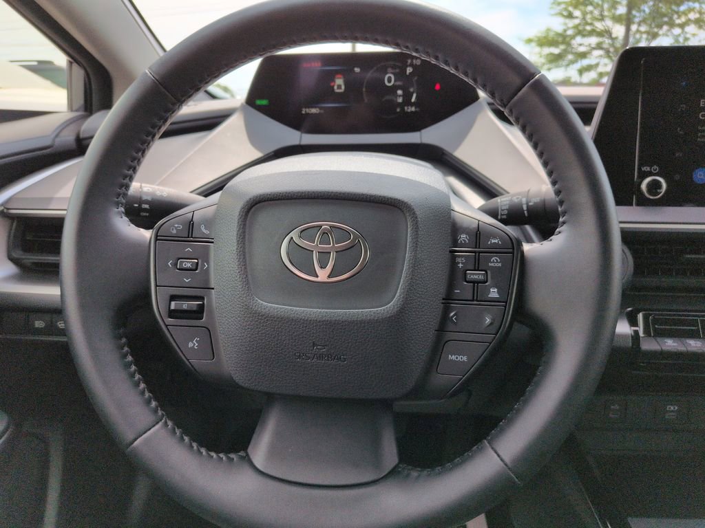 Used 2025 Toyota Prius LE FWD image 14