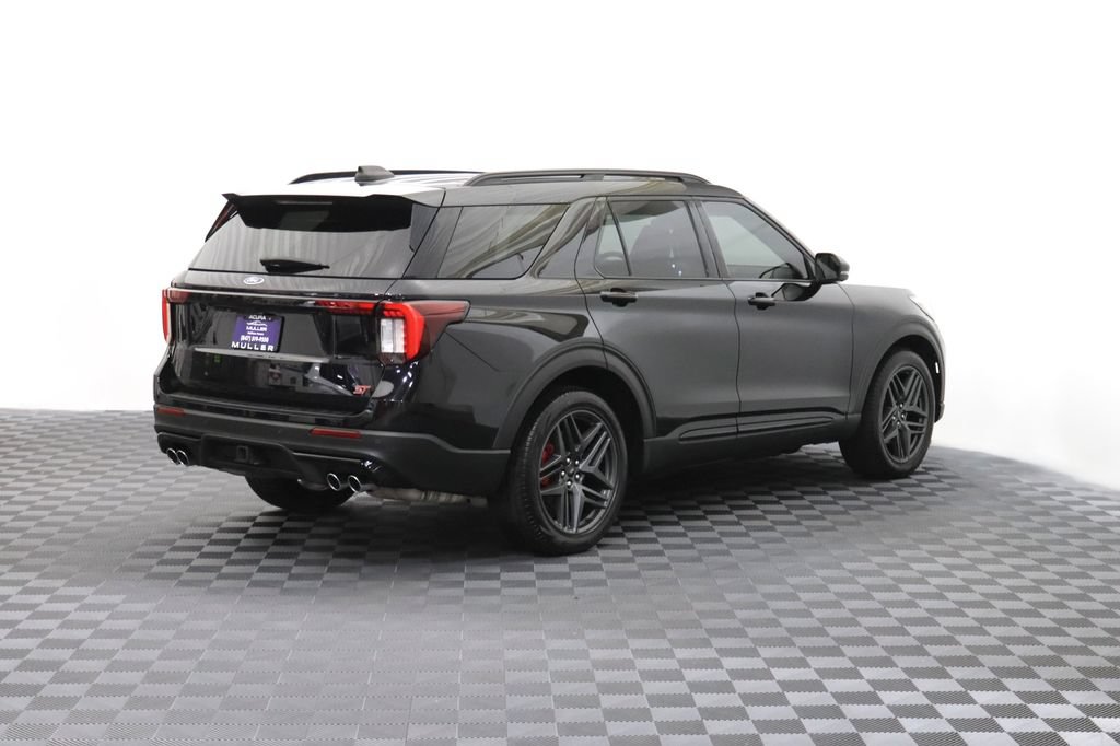Used 2025 Ford Explorer ST AWD/4WD image 9