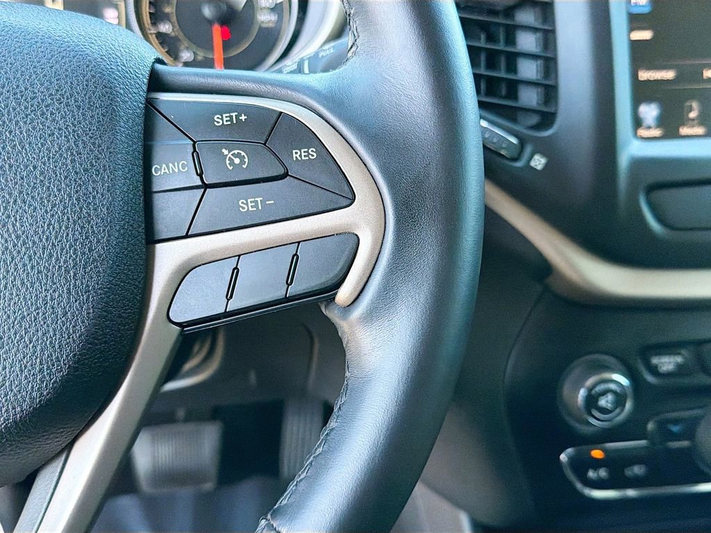 Used 2016 Jeep Cherokee 75th Anniversary image 37