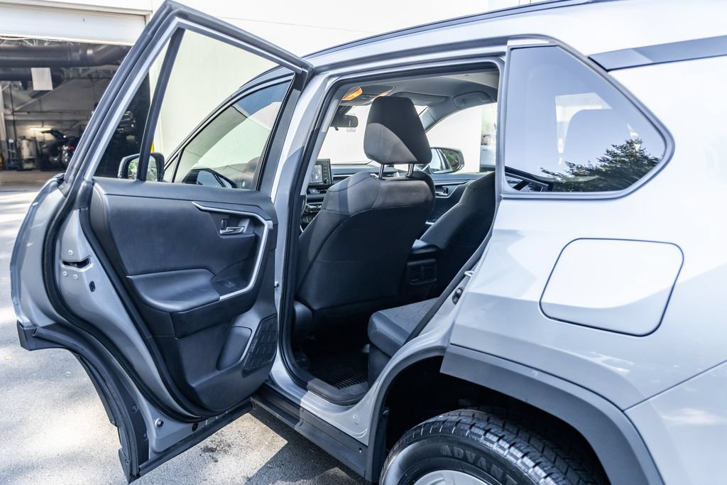 Used 2021 Toyota RAV4 XLE w/ XLE Grade Weather Package AWD/4WD image 23