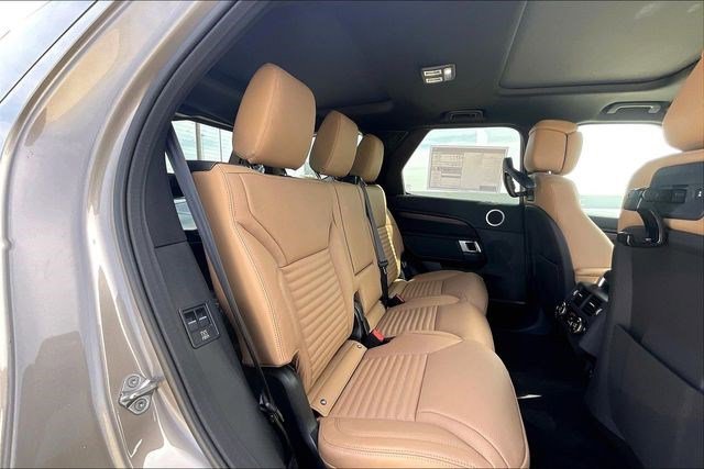 New 2026 Land Rover Discovery Dynamic SE AWD/4WD image 11