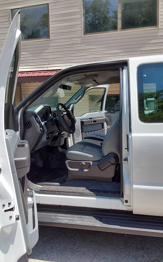 Used 2011 Ford F350 XL w/ PWR Equipment Group AWD/4WD image 9