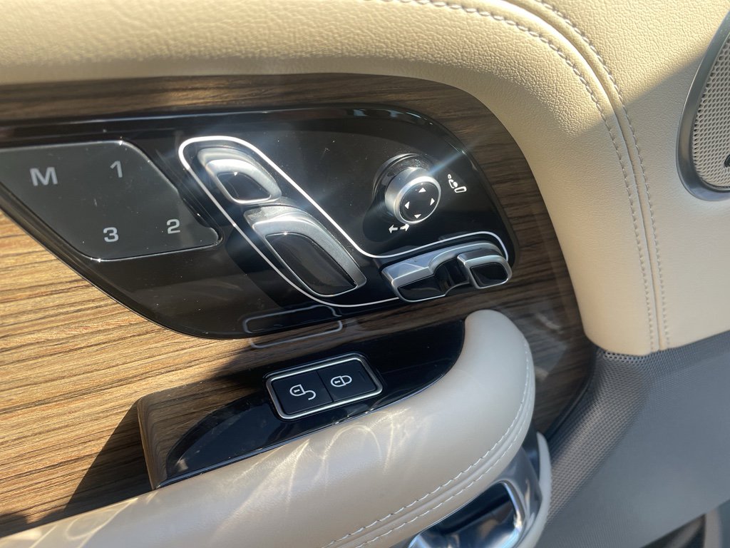 Used 2018 Land Rover Range Rover HSE image 13