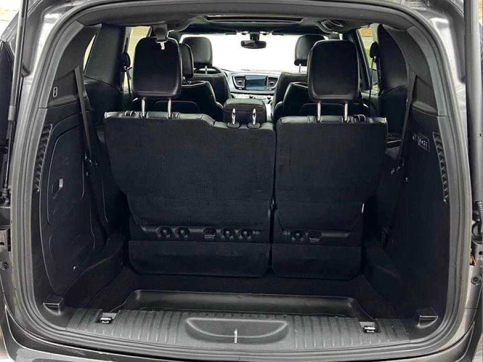 Used 2020 Chrysler Pacifica Limited w/ S Appearance Package image 12