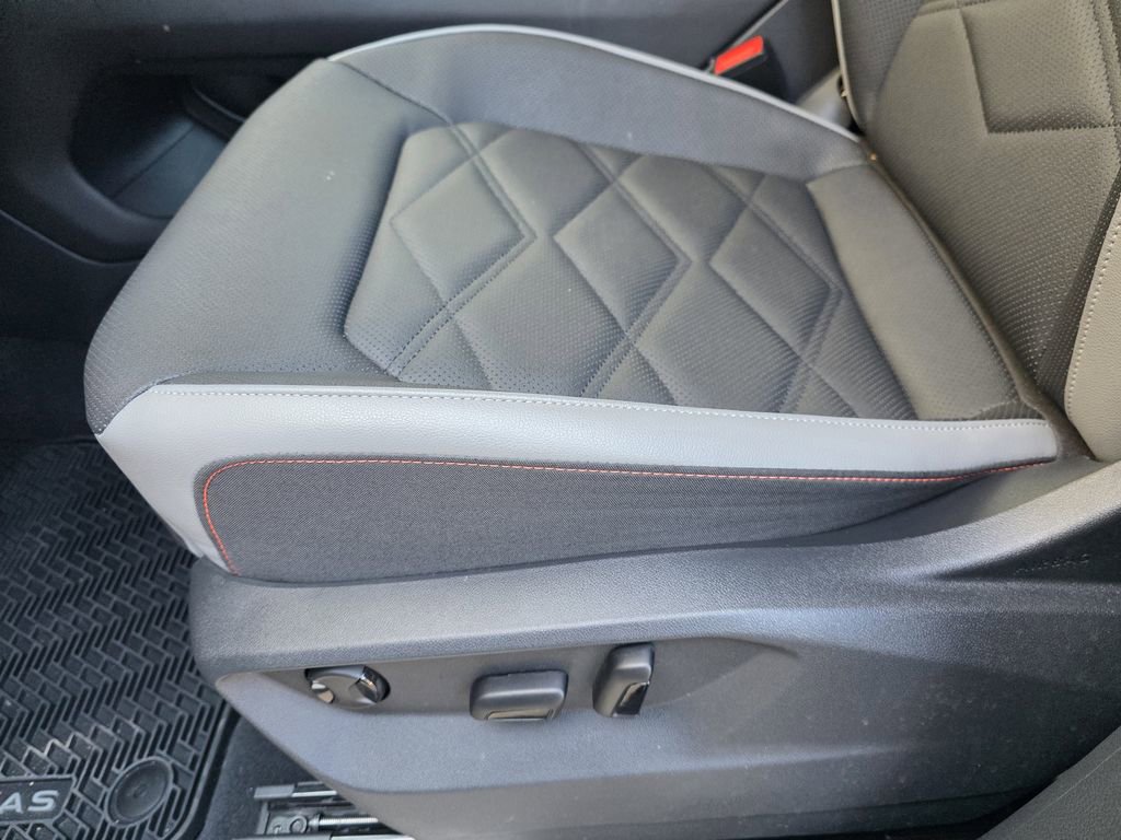 Used 2025 Volkswagen Atlas Peak Edition SE image 14