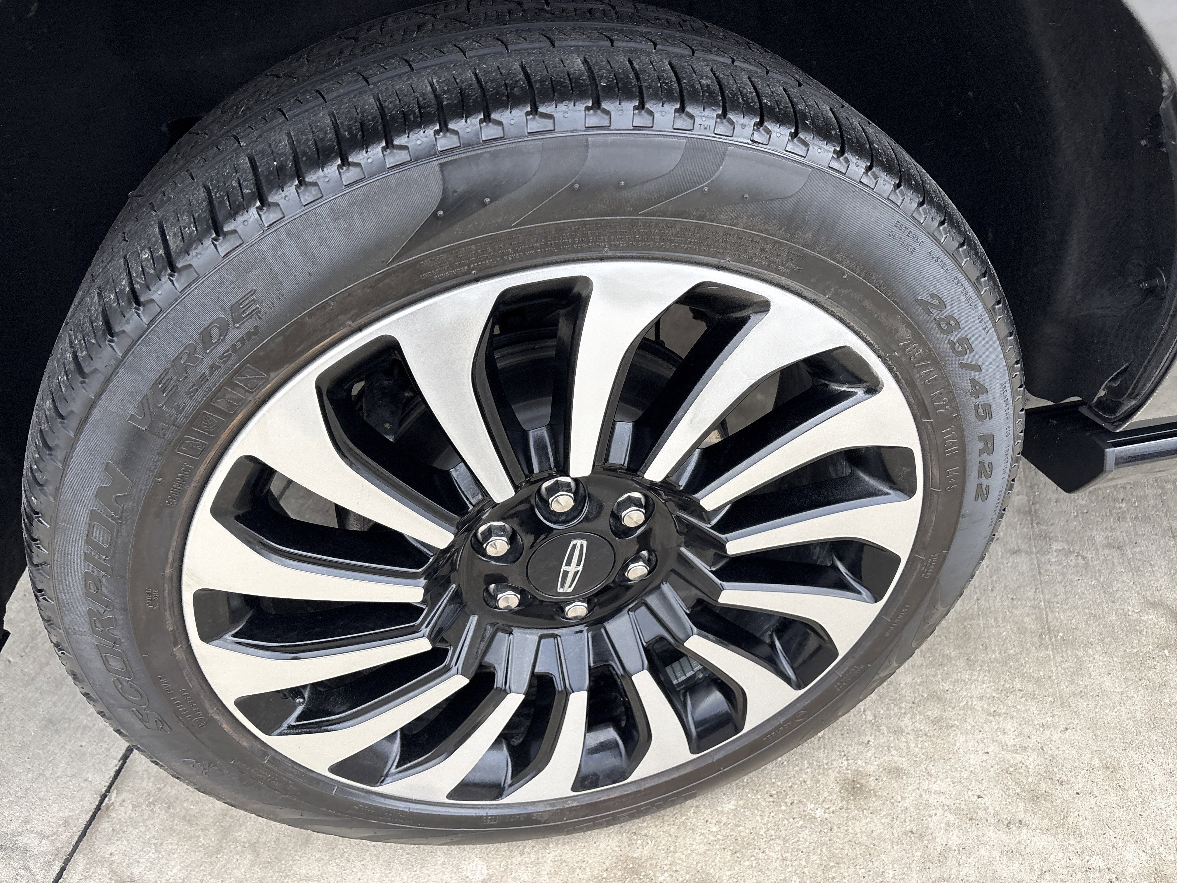 Used 2023 Lincoln Navigator L Black Label image 6