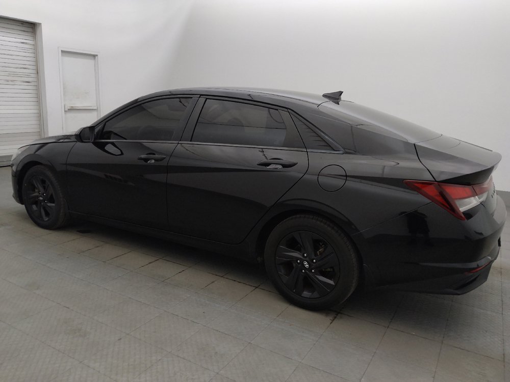 Used 2022 Hyundai Elantra SEL w/ Convenience Package FWD image 3