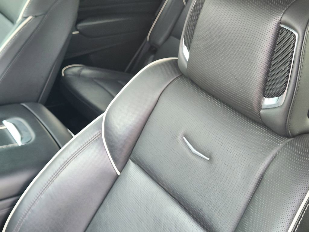 Certified 2021 Cadillac Escalade Premium Luxury image 15