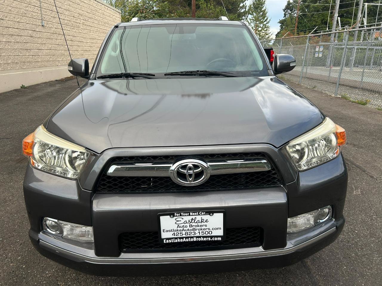 Used 2013 Toyota 4Runner Limited AWD/4WD image 2