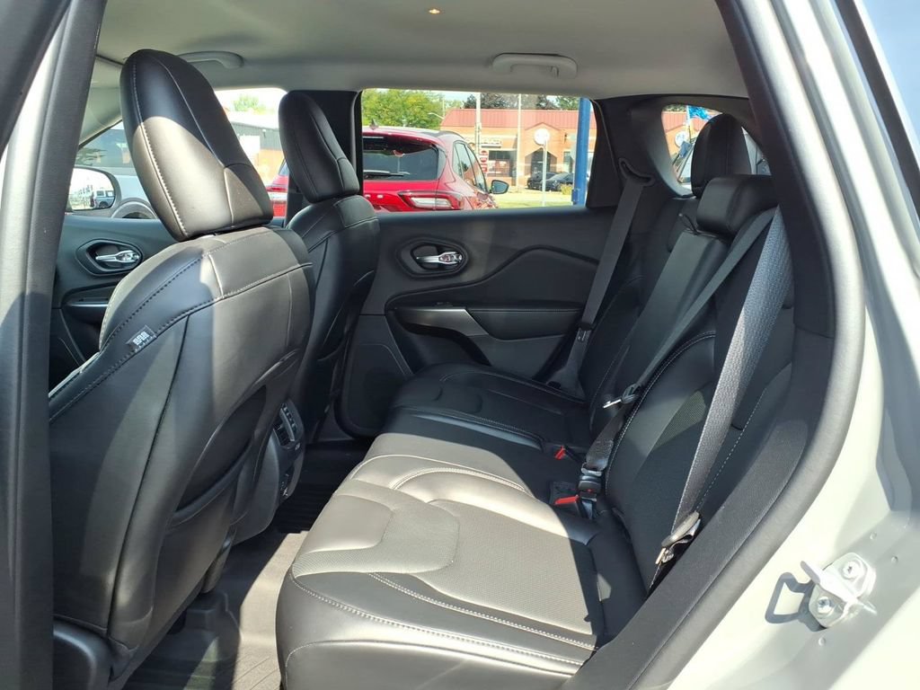 Used 2021 Jeep Cherokee Latitude Lux w/ Comfort/Convenience Group AWD/4WD image 10