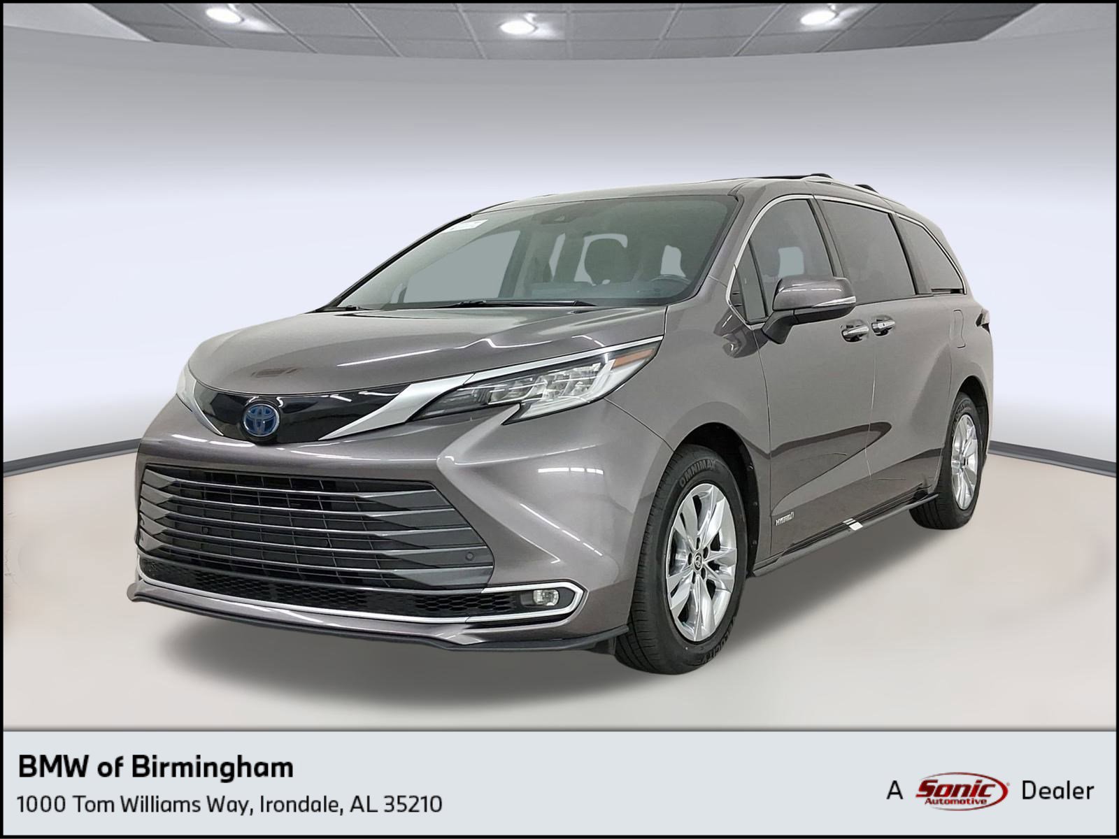 Used 2021 Toyota Sienna Limited image 1