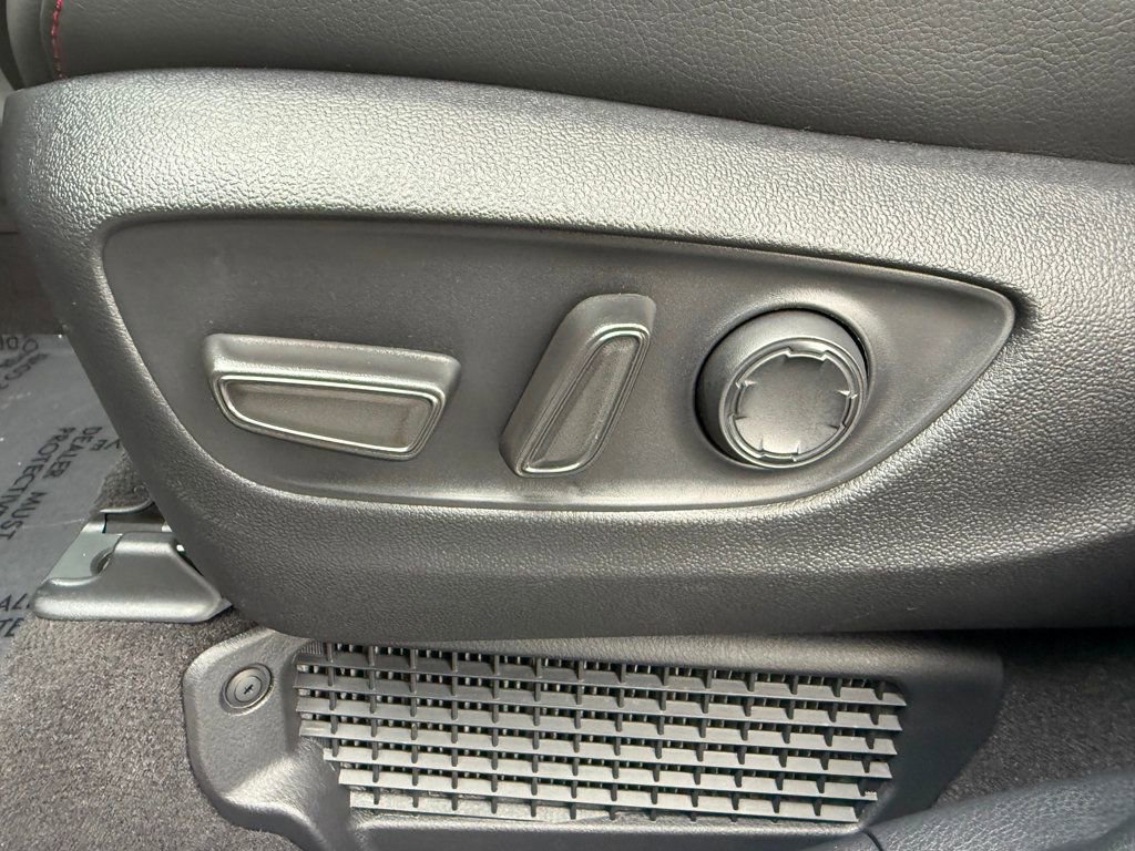 Used 2025 Toyota Sienna XSE image 12