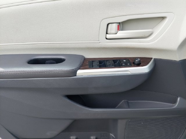 Certified 2023 Toyota Sienna LE FWD image 19